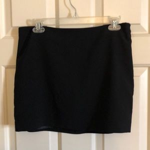 Express Mini Skirt Black. size 6.